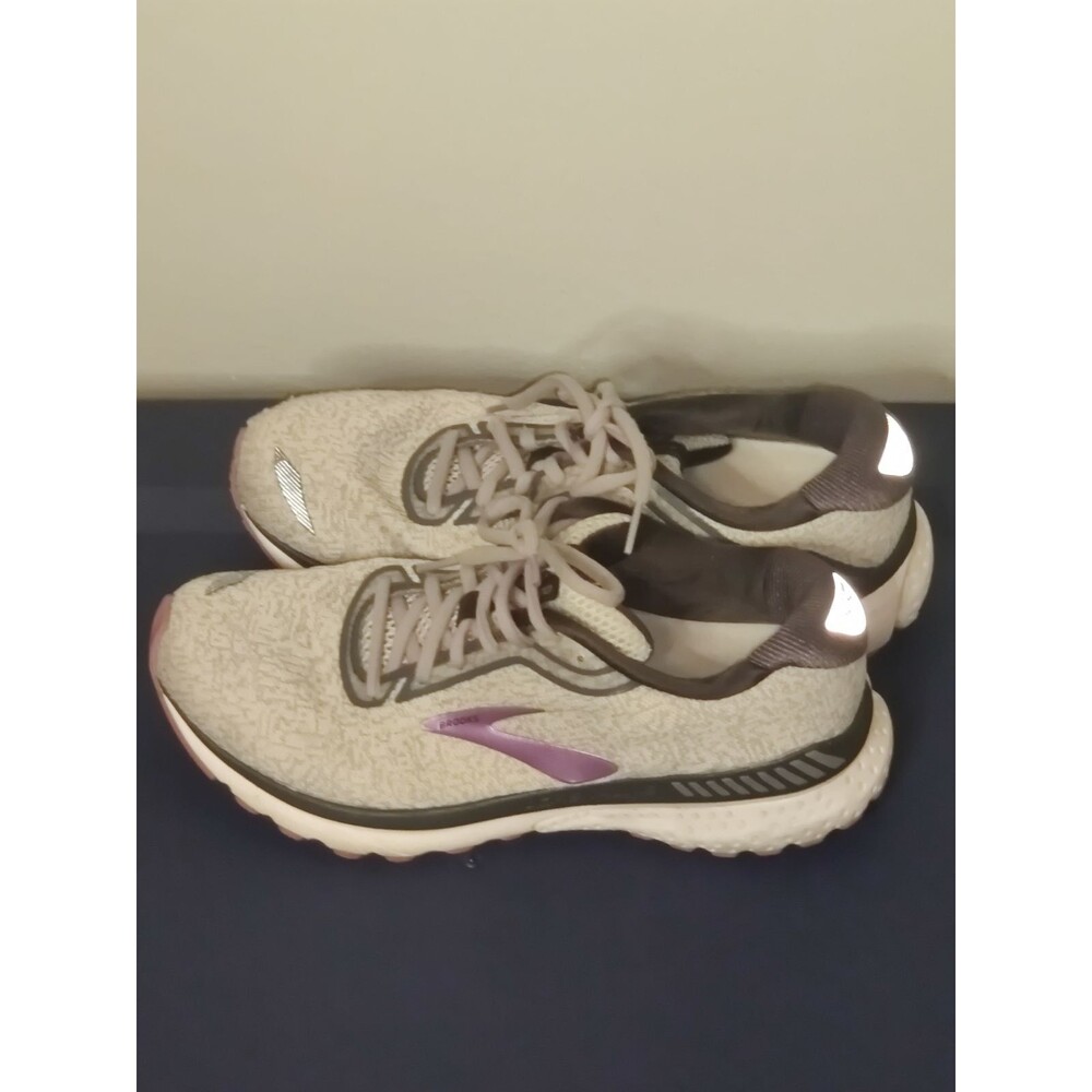 Brooks adrenaline gts athletic shoes - Picture 9 of 10